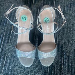 Silver crystal pumps